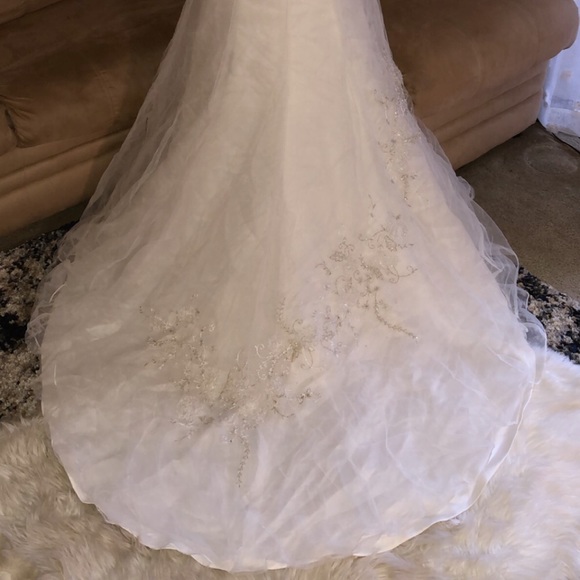 OLEG CASSINI Ivory CES409 Wedding Dress - Picture 11 of 15